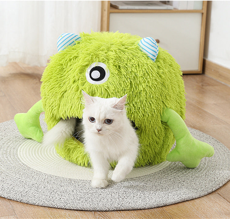 Monster Den Cat bed, Fluffy Warm Retreat For Your Furry Friends